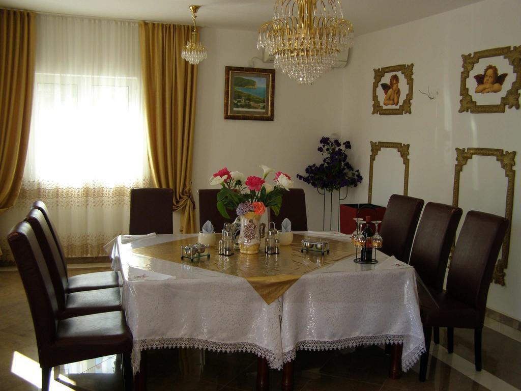 Hotel Wellness & Spa Angelo Gabriel Petrovac Cameră foto